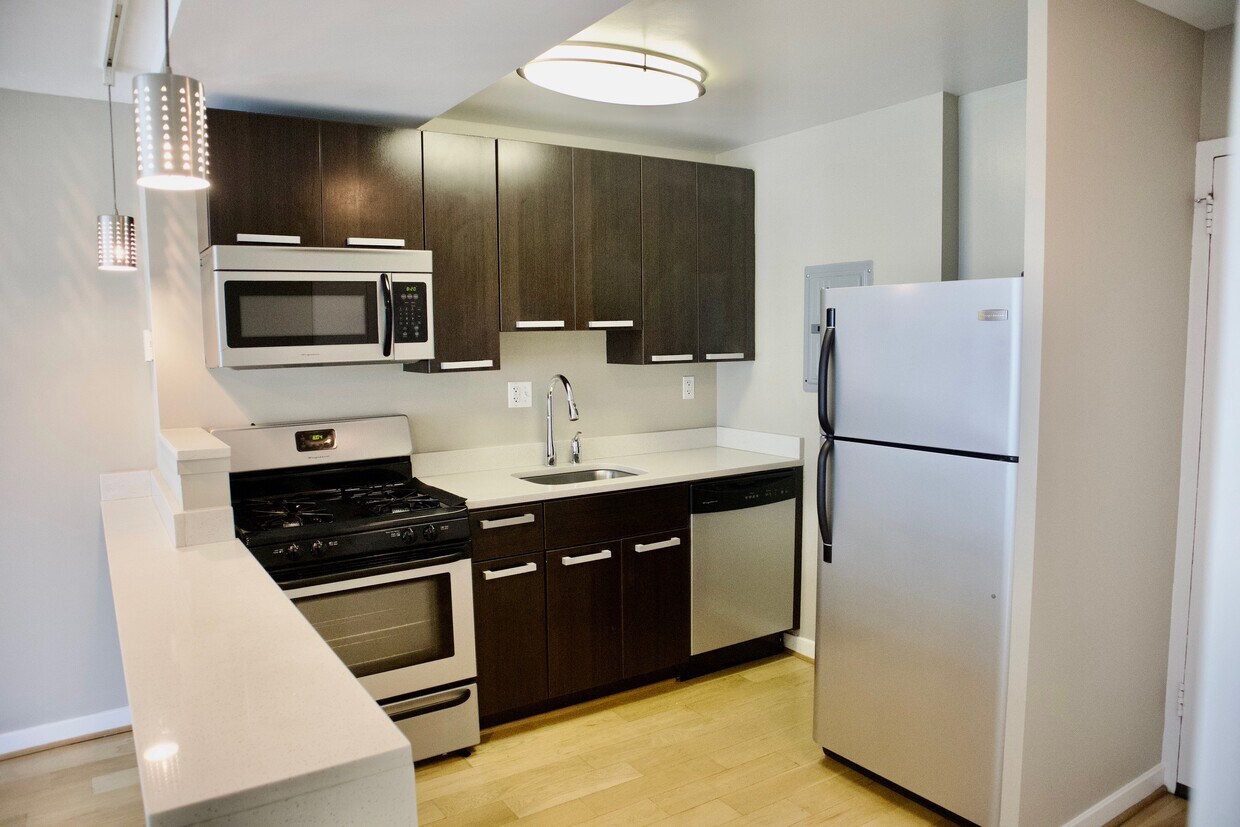 Foto principal - 1101 3rd St SW