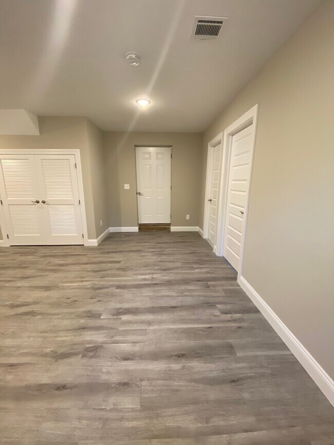 Living room space - 68 W 52nd St