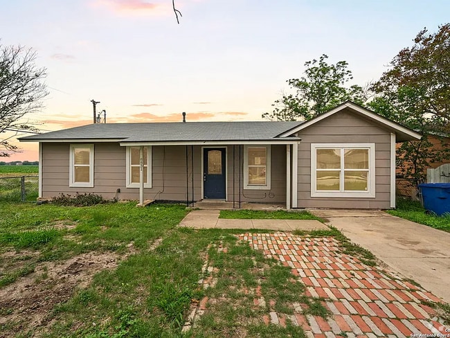 Building Photo - 8831 Hunters Creek St