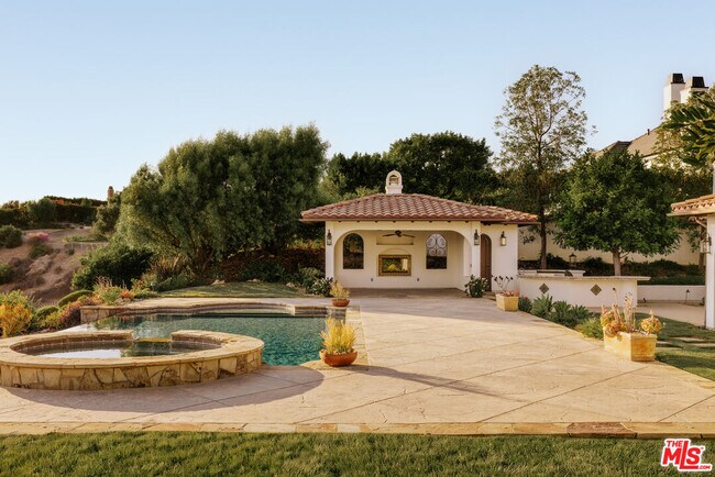 Building Photo - 25420 Prado De Azul