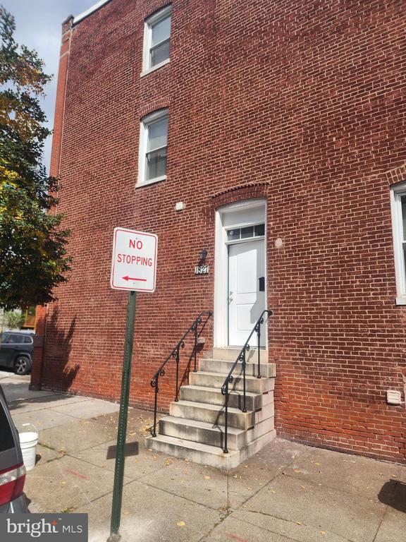 Building Photo - 1827 McCulloh St