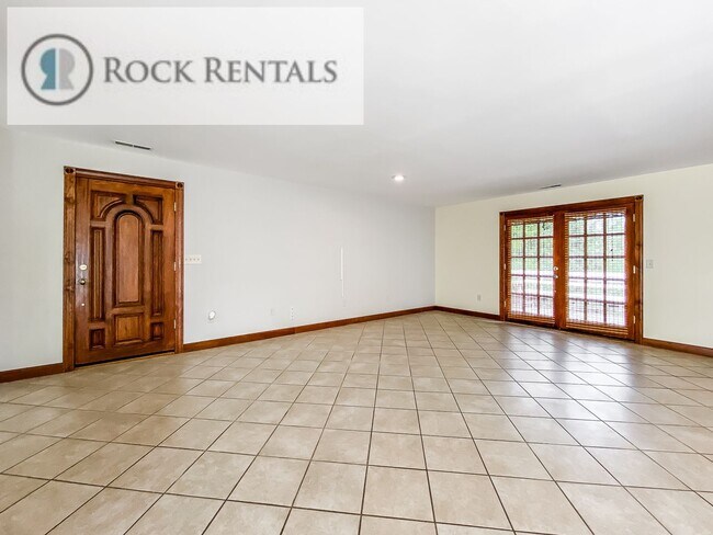 Foto del edificio - Beautiful 3 bed, 2 bath house in the country