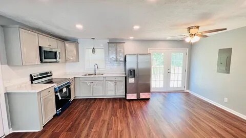 Foto del edificio - 2141 Robin Hood Ct