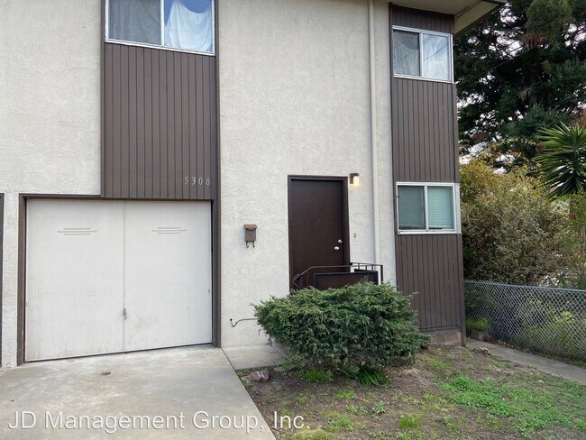 Building Photo - 5308 Columbia Ave