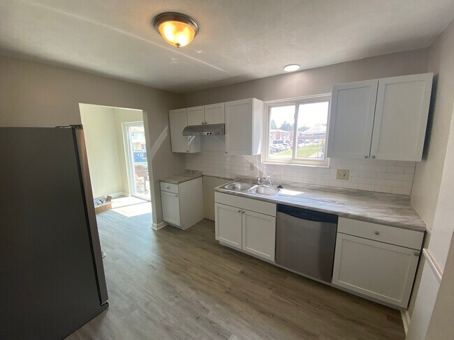 Foto del edificio - 1751 S Raccoon Rd