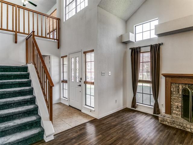 Building Photo - 990 Acorn Dr