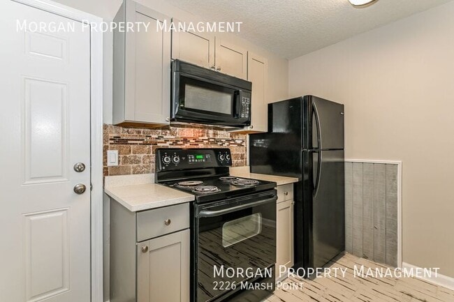 Foto del edificio - 2226 Marsh Point Rd