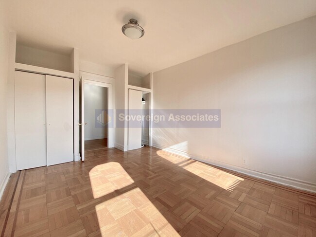 Foto del edificio - 282 Cabrini Boulevard
