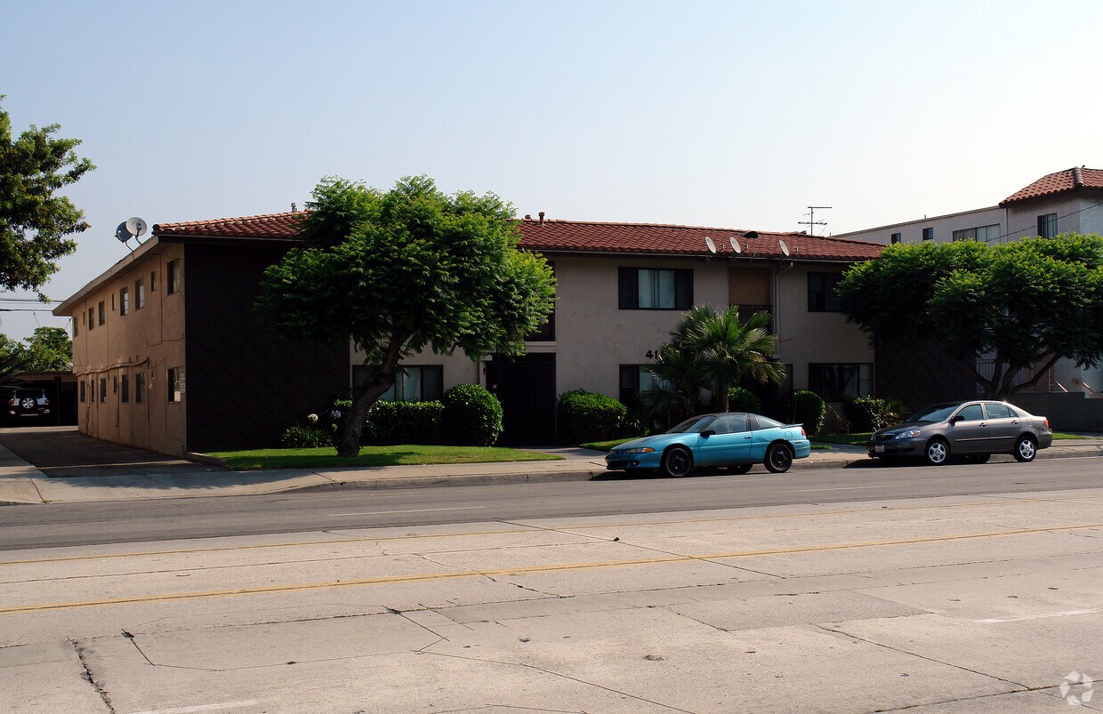 Foto del edificio - 4111 W Rosecrans Ave