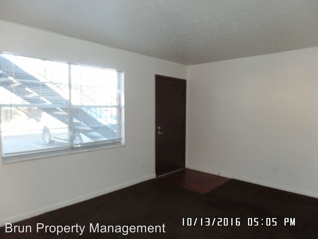 Building Photo - 609 E Inskip Dr
