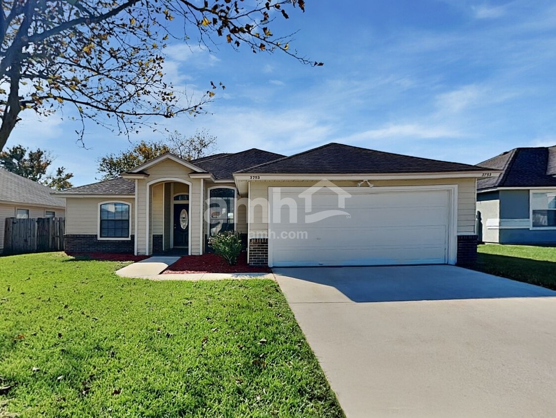 Primary Photo - 3753 Woodbriar Dr