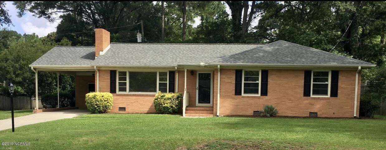Primary Photo - 1305 Evergreen Dr