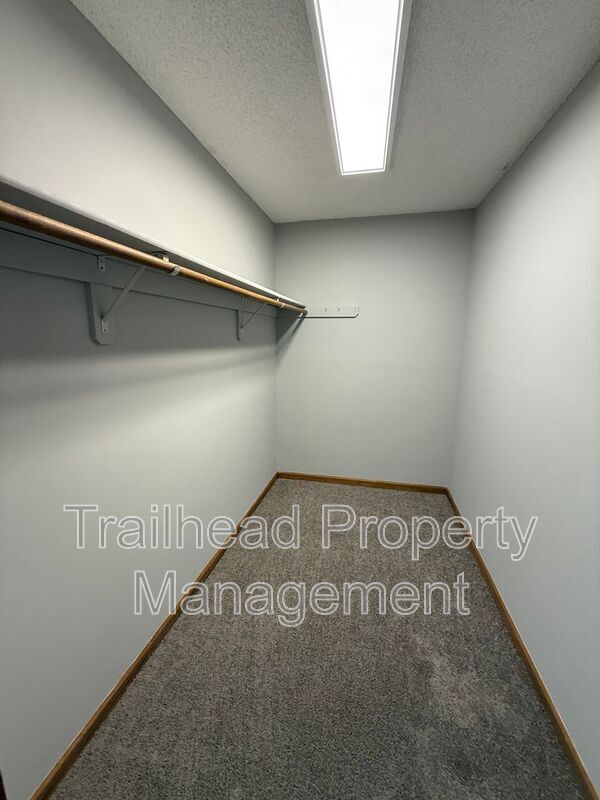 Foto del edificio - 3415 NW Duncan Rd