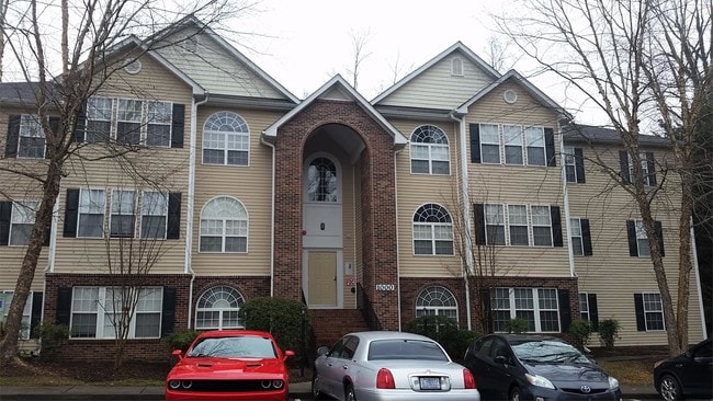 Building Photo - 1013 Ivy Glen Dr