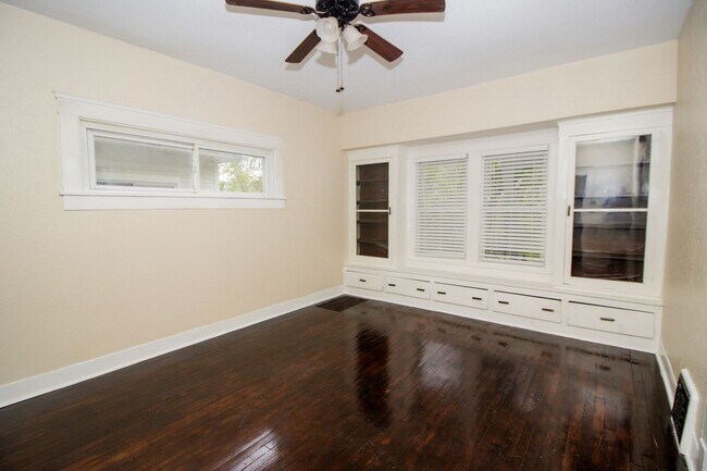 Foto del edificio - 3 bedroom home near Edgewater Park