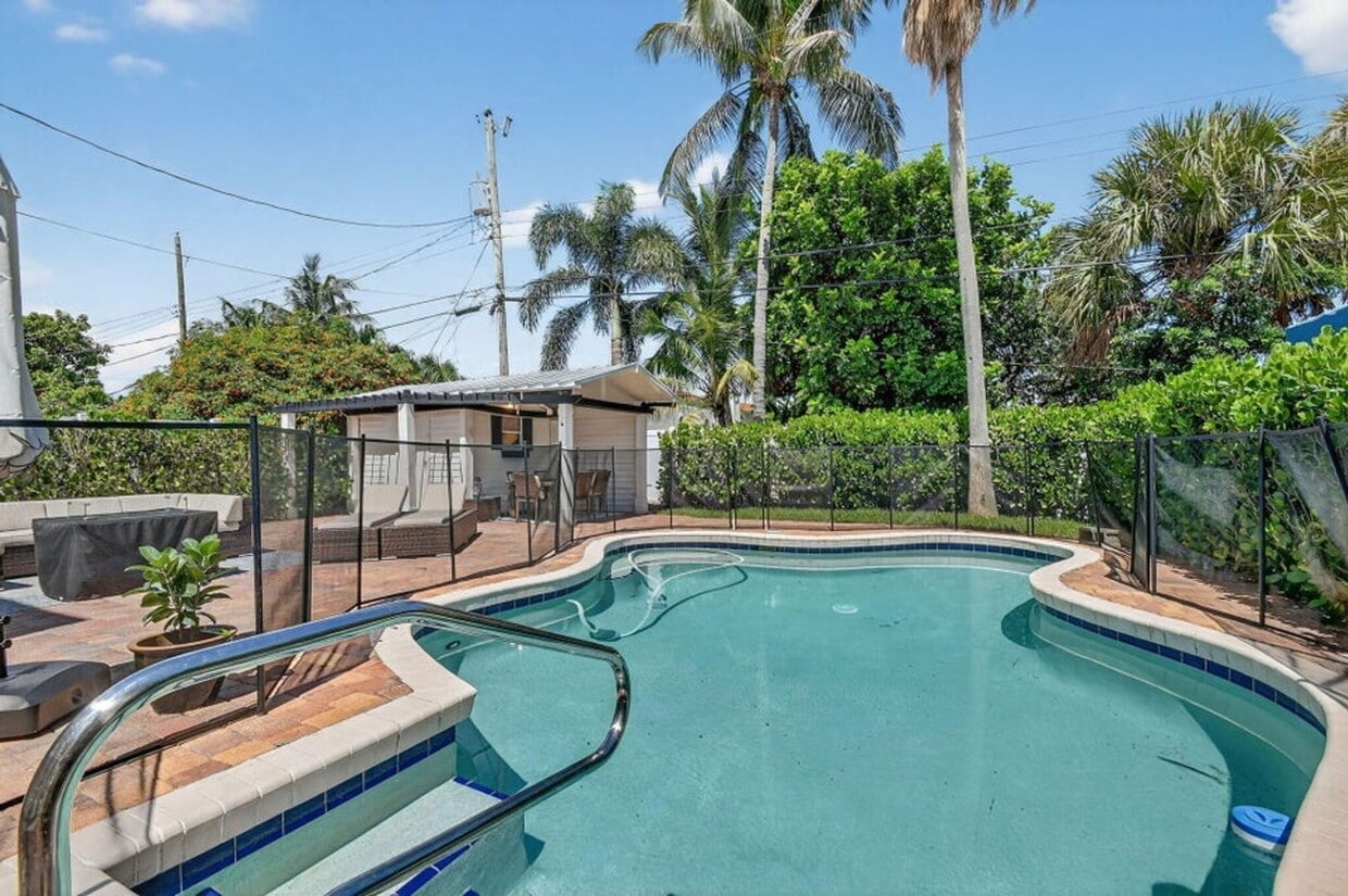 Foto principal - 322 Cornell Dr