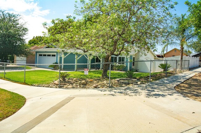 Building Photo - 8644 Frankfort St