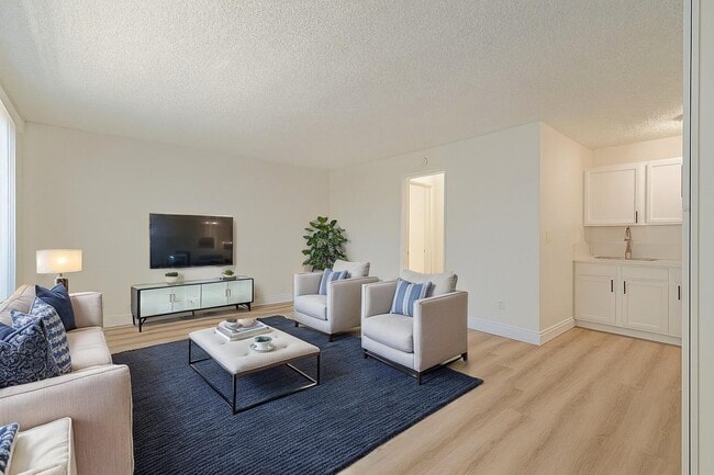 Building Photo - 7466 Rosemead Apts