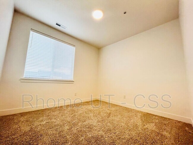 Building Photo - 1423 N 3830 W