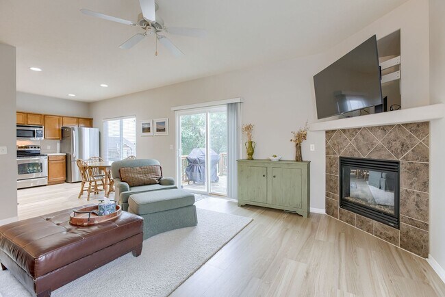 Foto del edificio - Short Term Furnished 3 Bedroom Townhome!!
