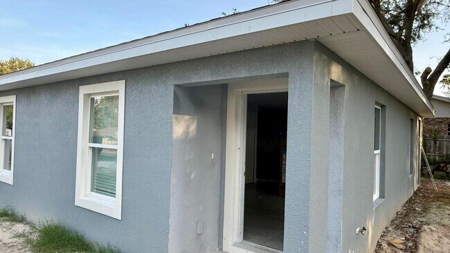 Foto del edificio - 192 Julie Ln