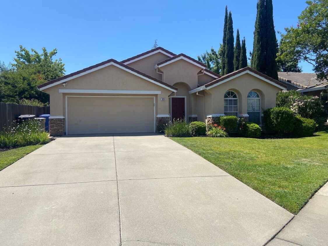 Primary Photo - Prarie Oaks 3 Bdrm, 2 bath