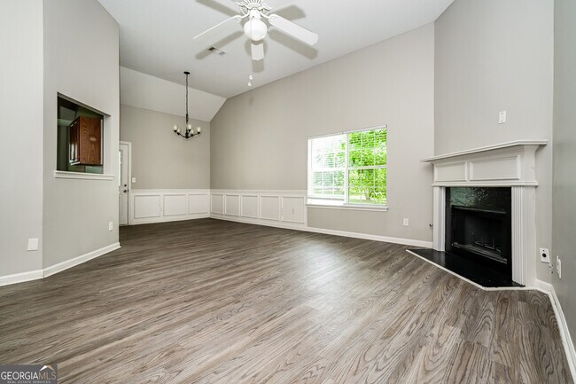 Foto del edificio - 987 Brisley Cir
