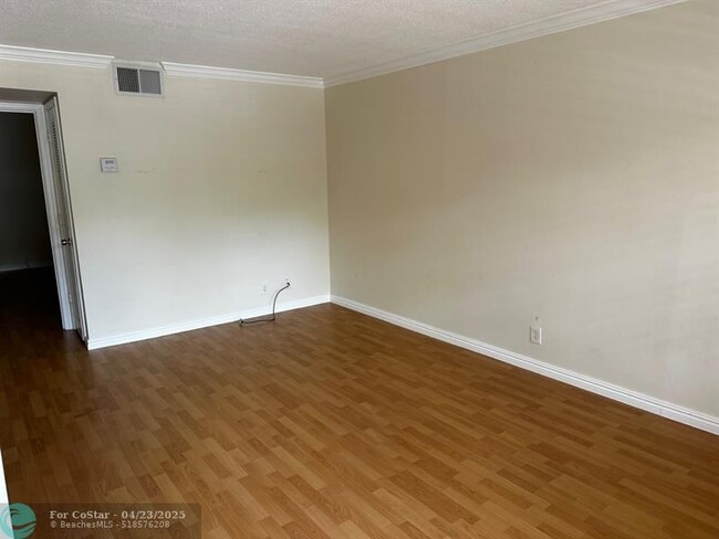 Foto del edificio - 1125 NE 16th Pl