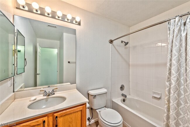 Foto del edificio - 2152 Jasper Bluff St