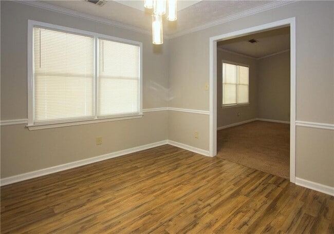 Building Photo - 2421 Sherrie Ln SW