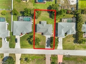 Building Photo - 930 SW 34th St