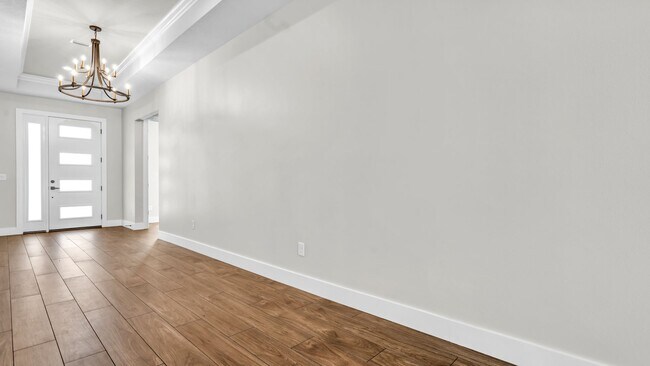 Building Photo - 4510 1/2 N Eddy Dr
