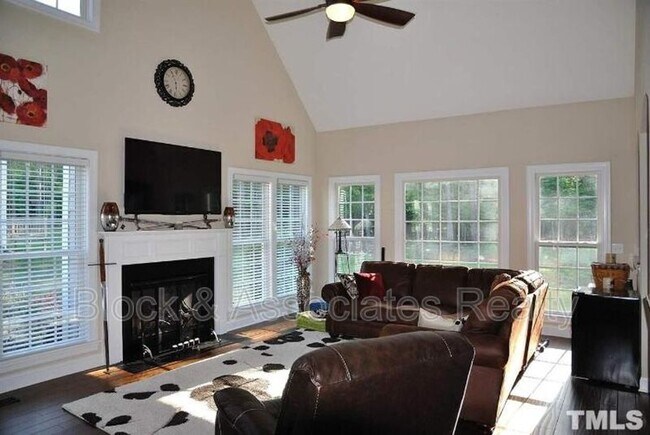Building Photo - 5013 Kettle Creek Rd