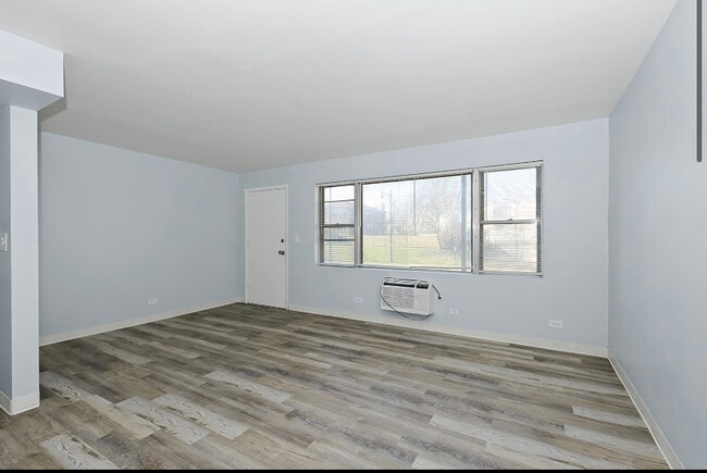 Building Photo - 7931 S Kedzie Ave