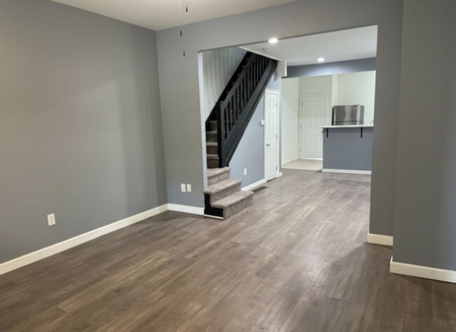 Building Photo - Spacious 3BR Home with Large Backyard Near PATCO & Crescent Blvd