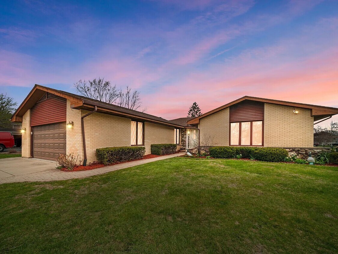 Foto principal - 2653 N Bradford Dr