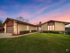 Building Photo - 2653 N Bradford Dr