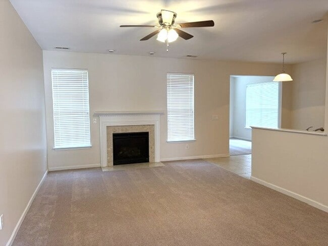 Foto del edificio - ~~ Beautiful home in Governor's Green Subdivision ~~