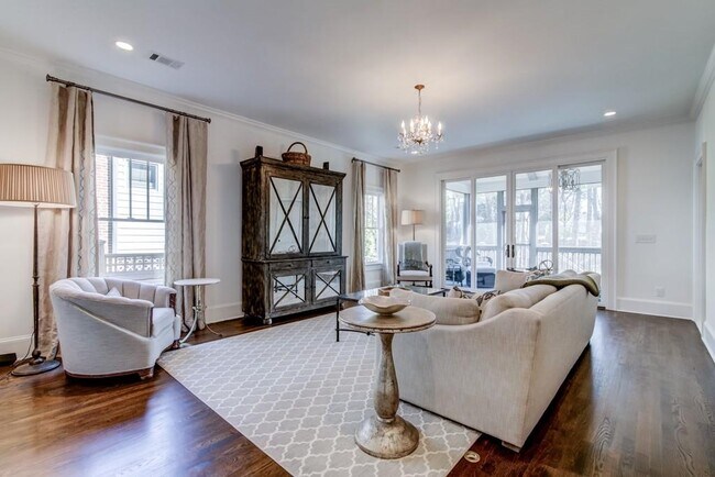 Foto del edificio - 2205 Willow Ave NE