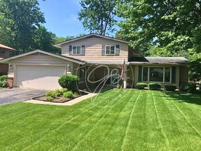 Building Photo - 6912 Fredericksburg Dr S