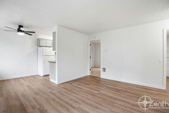 Building Photo - 1222 NW Couch St