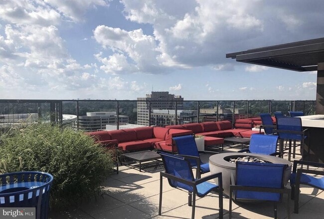 Foto del edificio - 851 N Glebe Rd