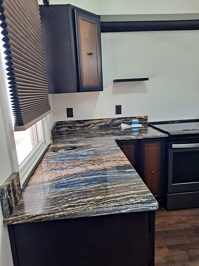 Foto del edificio - 936-10 Molello   #25-27 Villa Drive