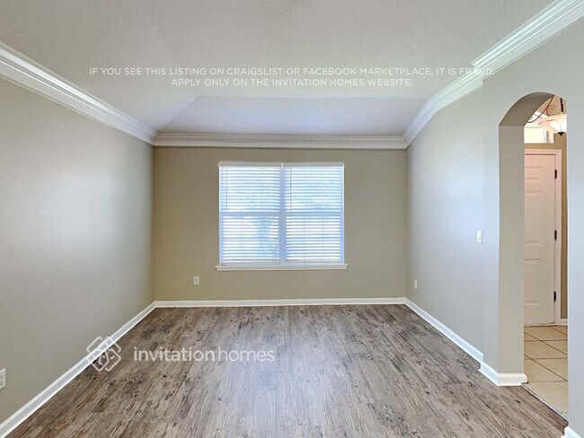 Foto del edificio - 1033 Dunstable Ln