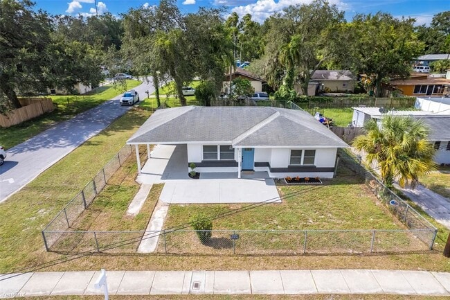 Building Photo - 2 br, 1 bath House - 711 E Linebaugh Avenue