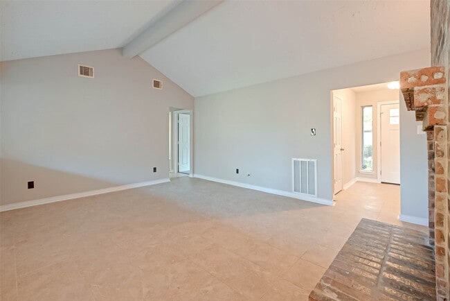Building Photo - 22610 Deville Dr