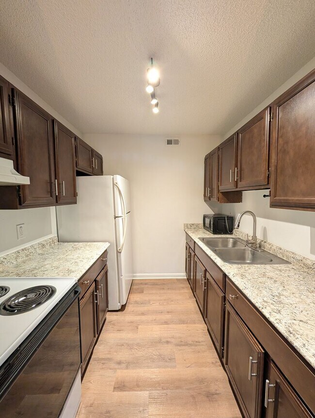 Foto del edificio - Black Mountain Apartment Rental-Genesis Circle