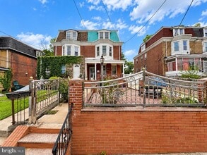 Building Photo - 912 Ridge Ave