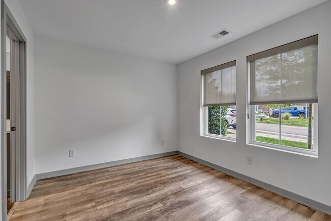 Foto del edificio - 4 Bed for Rent in Edison Park- The Nations!