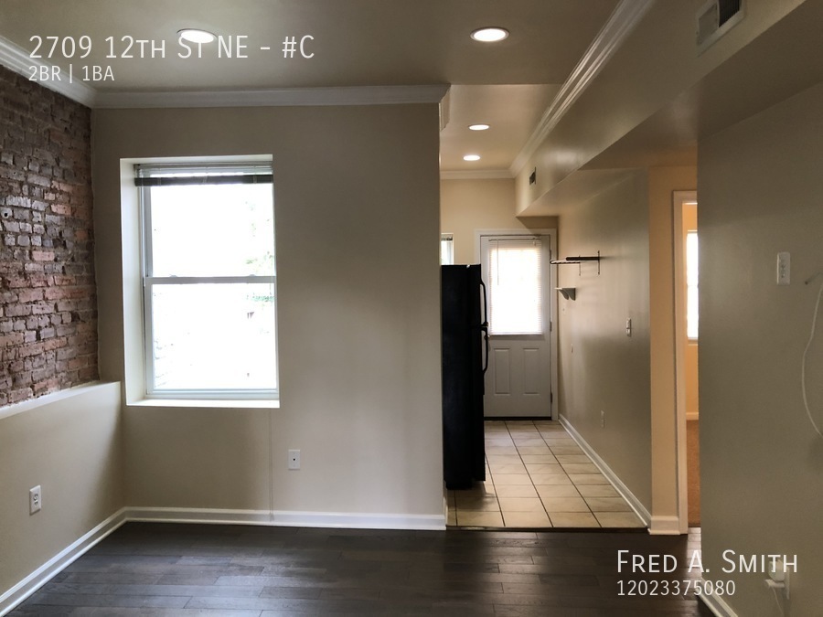 Foto principal - 2 Bedroom Top Floor Unit in Brookland